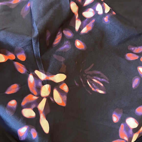 Under Armor Athletic Shorts. Navy with TieDie Flower like print. medium - Picture 2 of 10